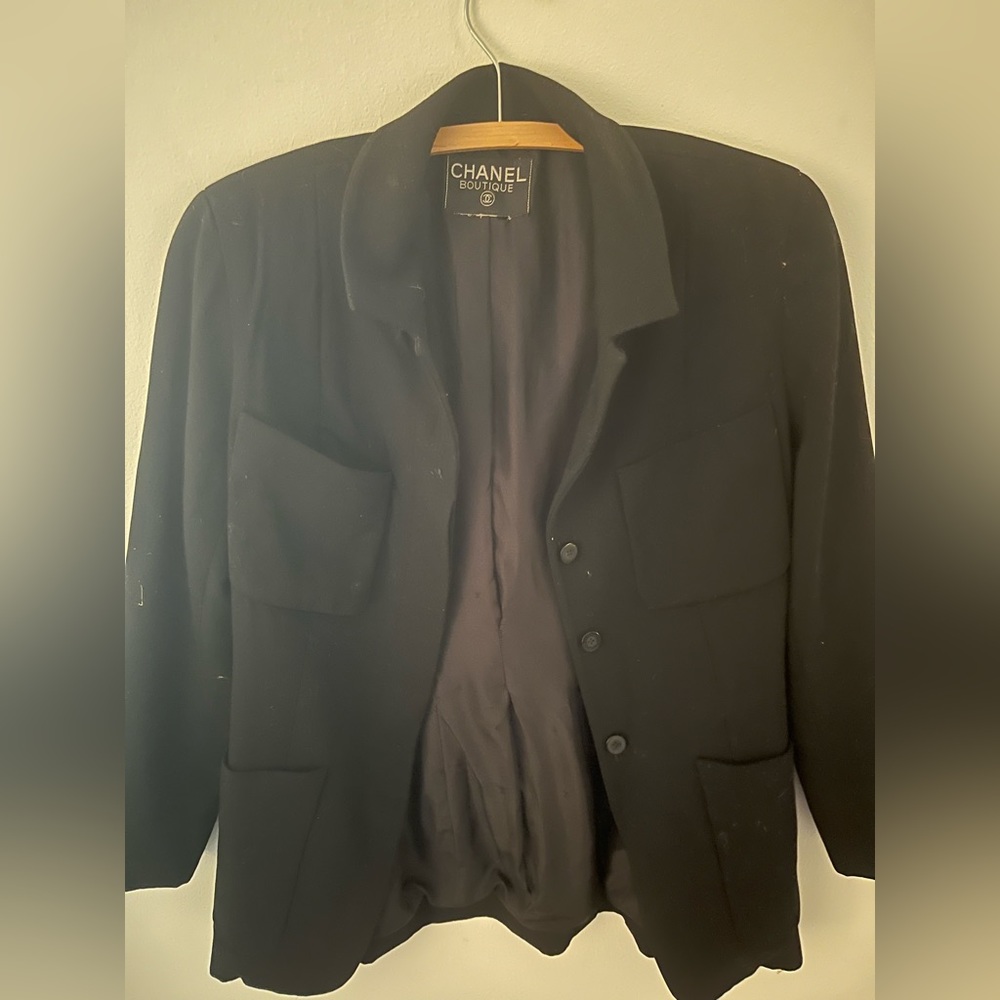 Authentic vintage CHANEL Boutique blazer